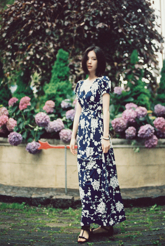 韩系时尚牛仔美女性感写真下载