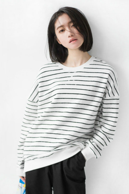 小美女薄纱遮体室内唯美私房照写真图片下载