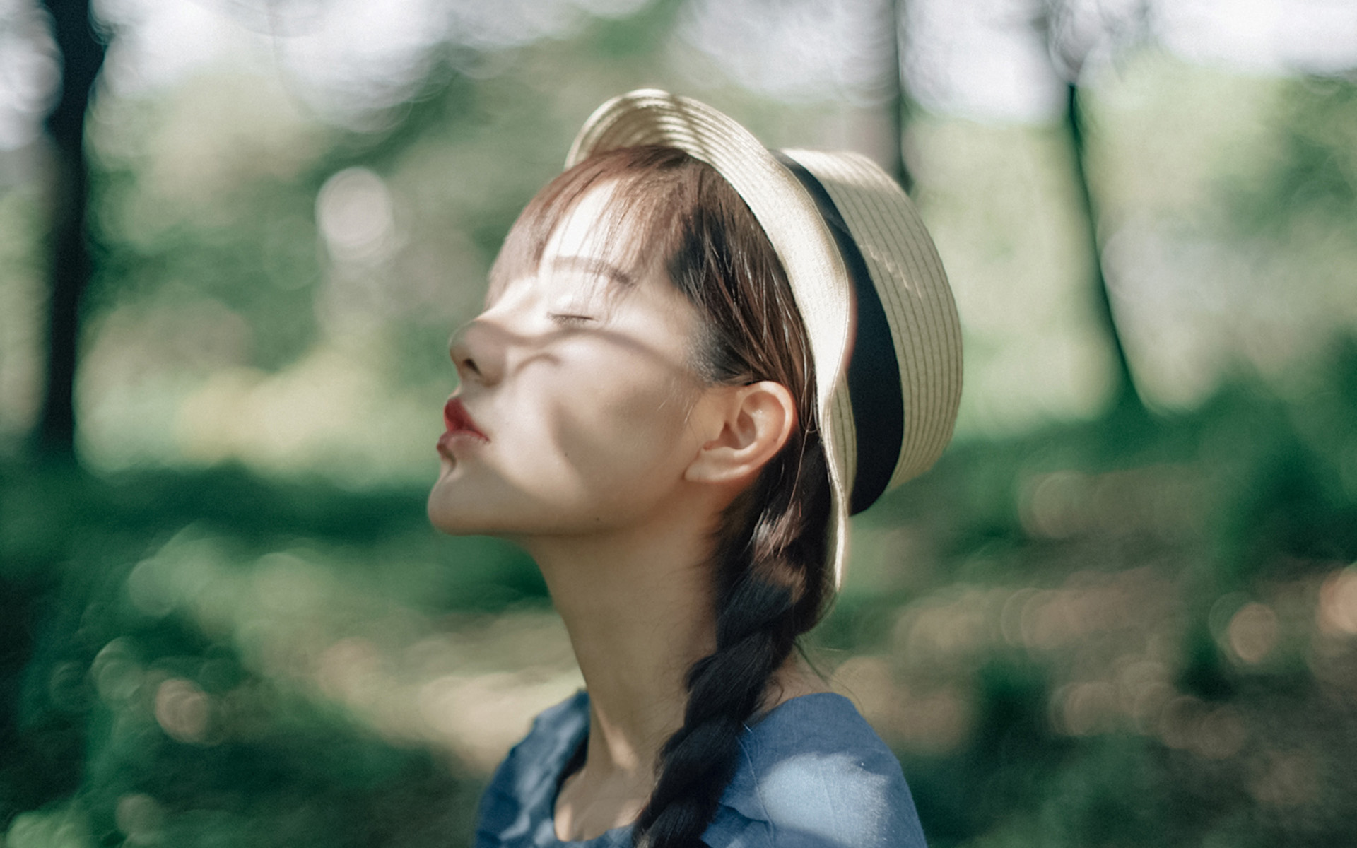 腿模Vicni学生制服私房******美女图片