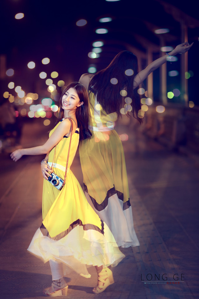 90后性感嫩妹米妮**酥胸诱人****美女图片