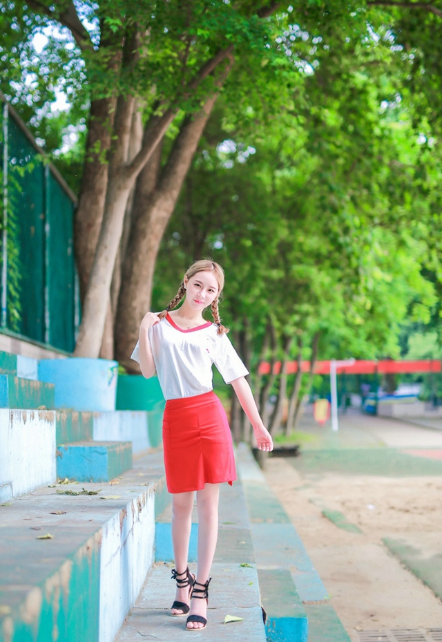 治愈系清纯美女家居私房照写真图片下载