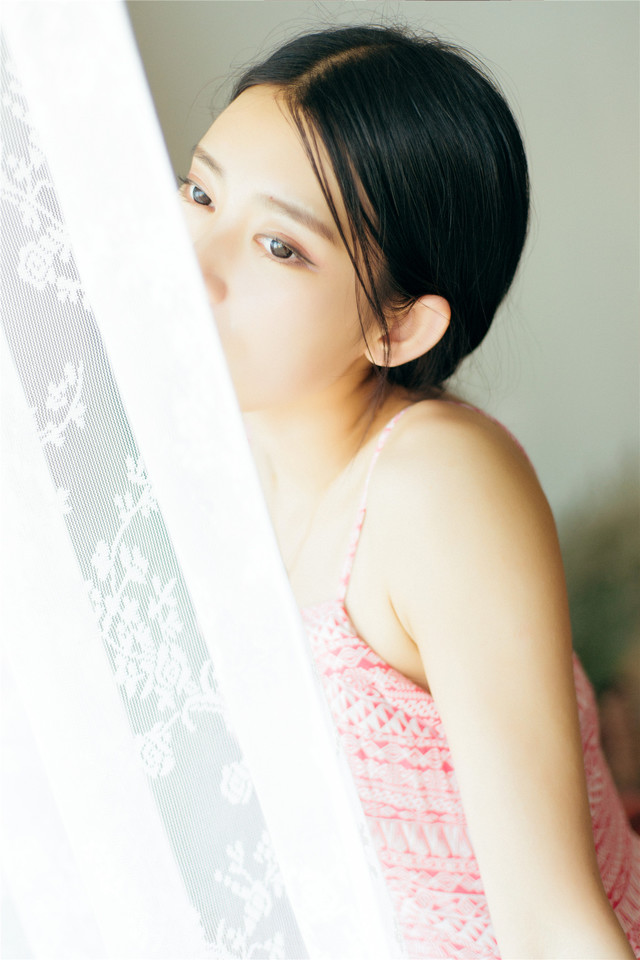 治愈系清纯美女家居私房照写真图片下载