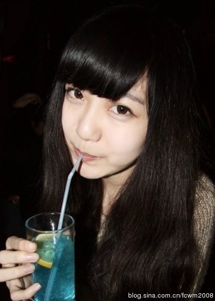 治愈系清纯美女家居私房照写真图片下载