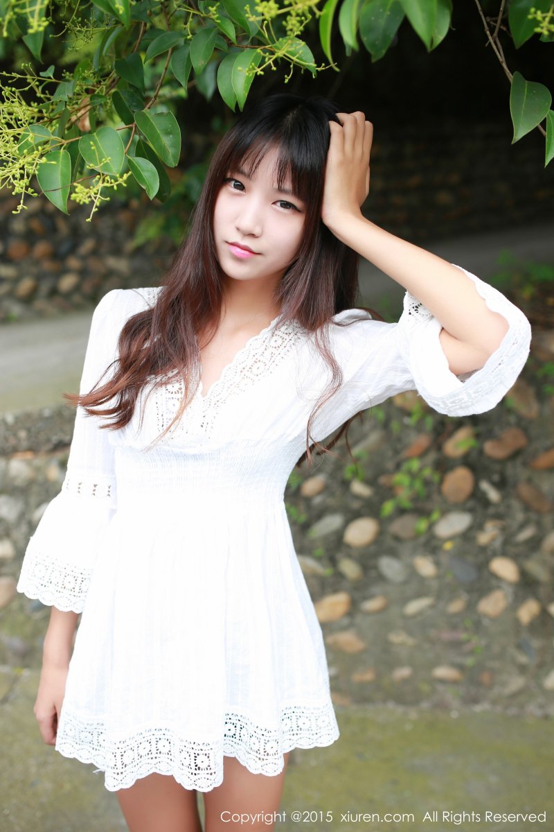 清新美女徐畅和徐畅户外白色连衣裙唯美私房照写真图片下载