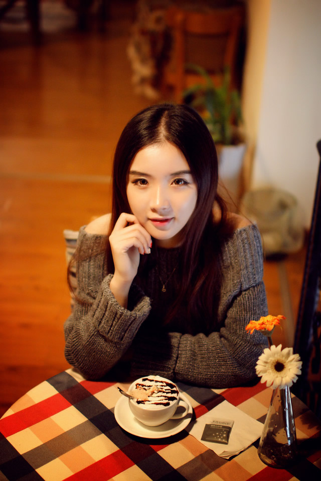 寂寞难耐的极品大眼美女闺房妩媚动人极致诱惑人体艺术写真集(二)