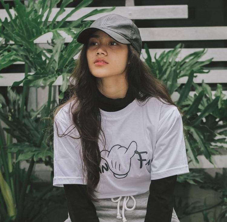 寂寞难耐的极品大眼美女闺房妩媚动人极致诱惑人体艺术写真集(一)