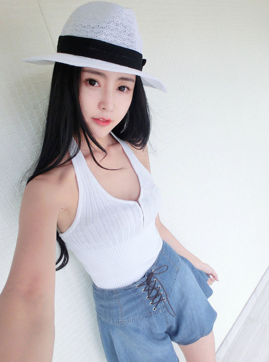 DOTA女神赵若语吉艺校花爆红电竞圈海量私房照图集(三)