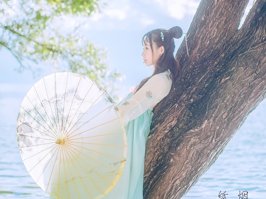 清纯的美胸校花的妖娆早熟美女教室性感写真清晰图