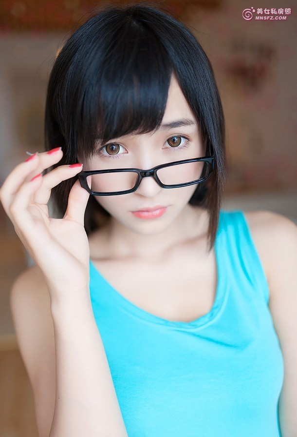 清纯的养眼美女无辜大眼融化心房魅惑美女高清图片