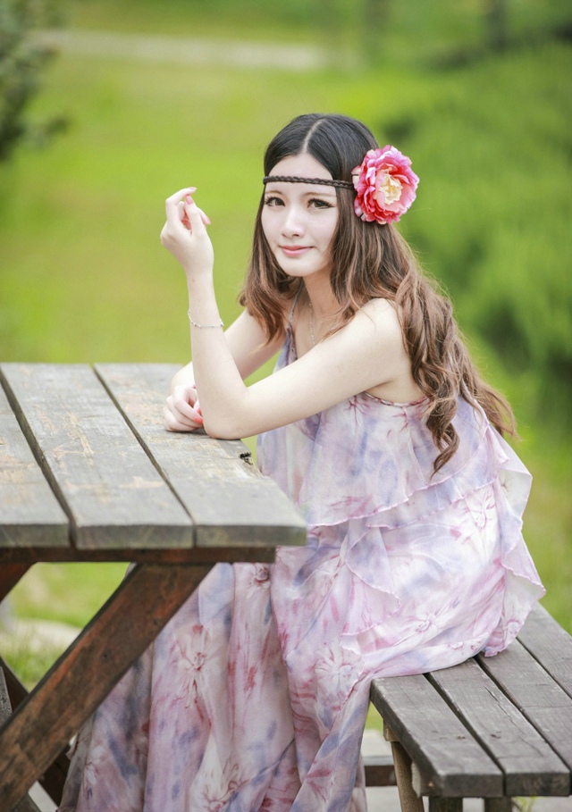 恋上大眼睛女生 蕾丝气质女神