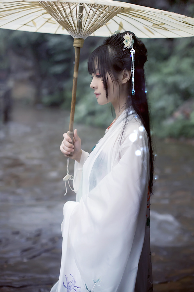 粉嫩小美女的薄纱诱惑 美女的诱惑