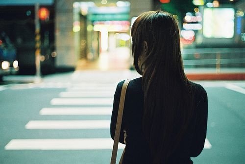 x性感美女老师秀** 粉嫩红唇美女自拍照