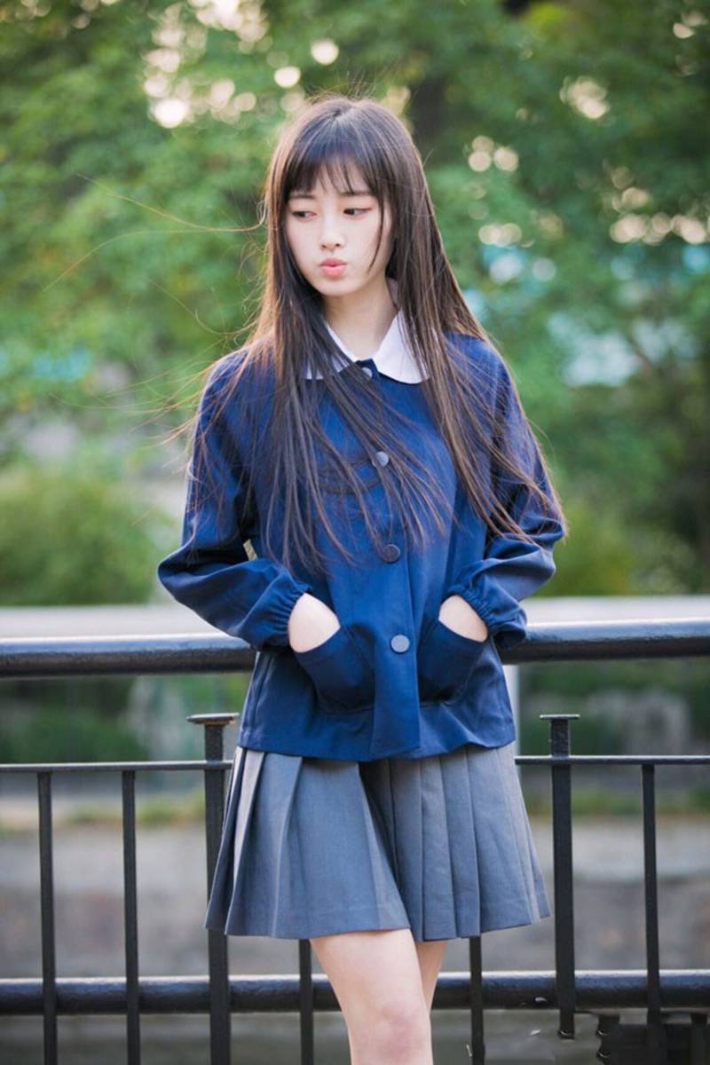 性感美女校花美胸翘臀写真  性感的身材
