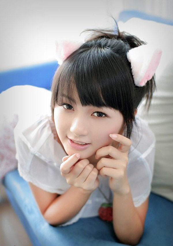 可爱90后大眼美女 性感美女 大眼美女