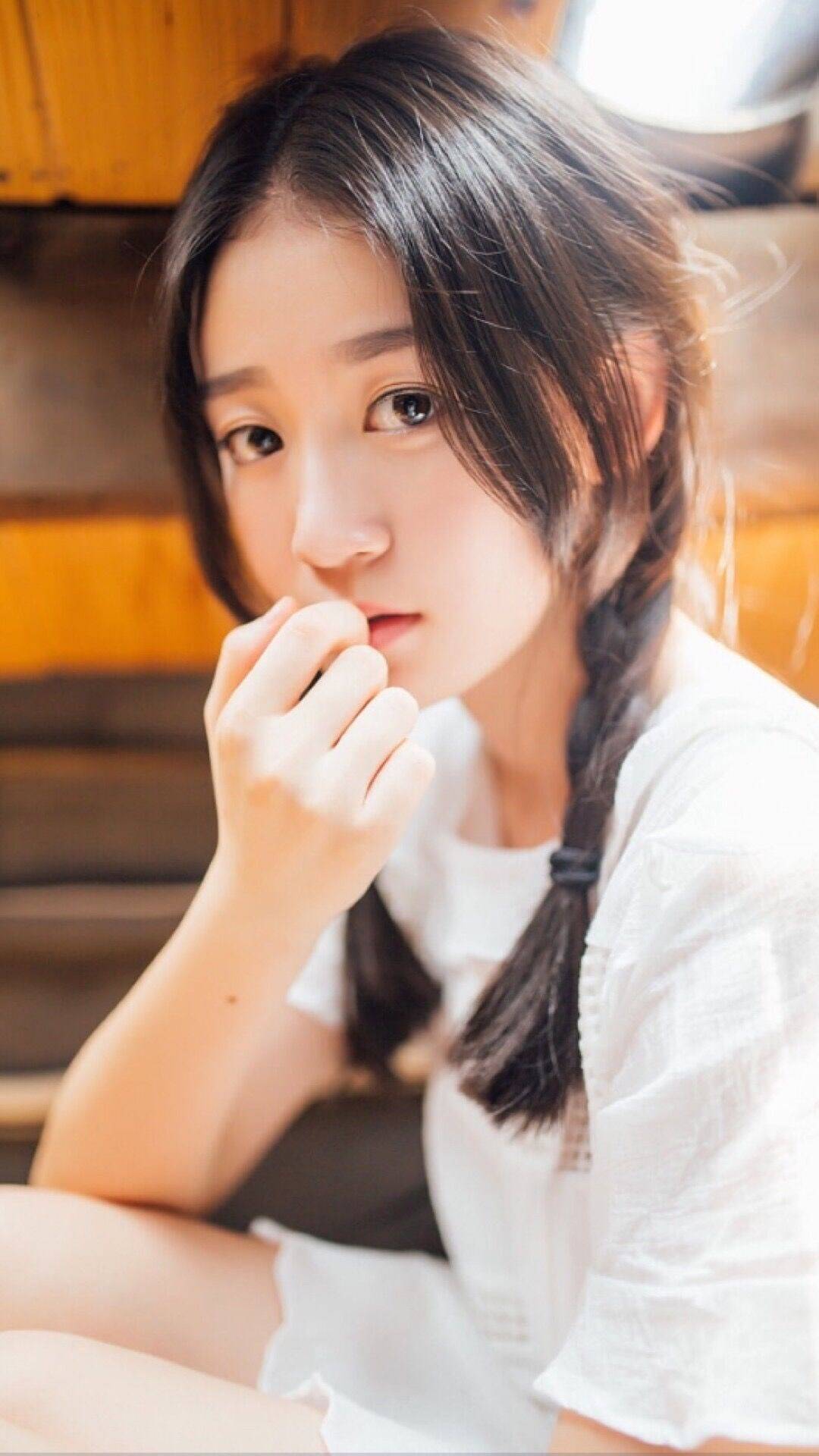 粉嫩套装性感模特露沟写真诱惑无限写真