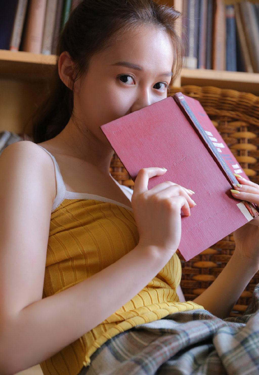 90后性感美女校花 **沟可爱性感诱人图片